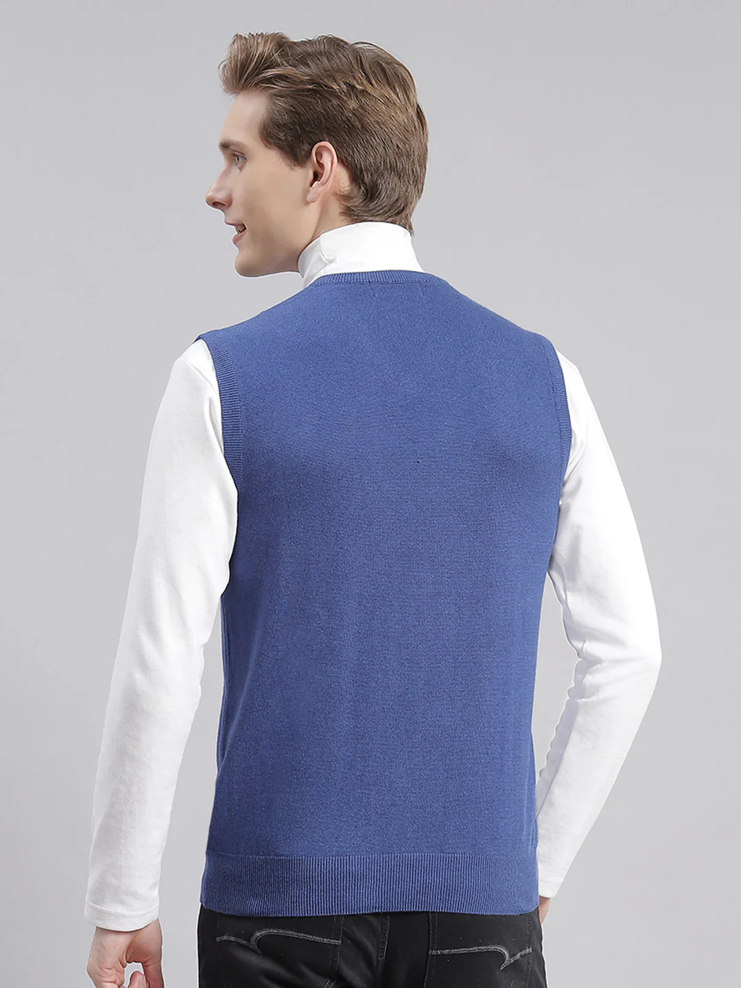 Men Blue Solid V Neck Sleeveless Sweaters/Pullovers - Image 5
