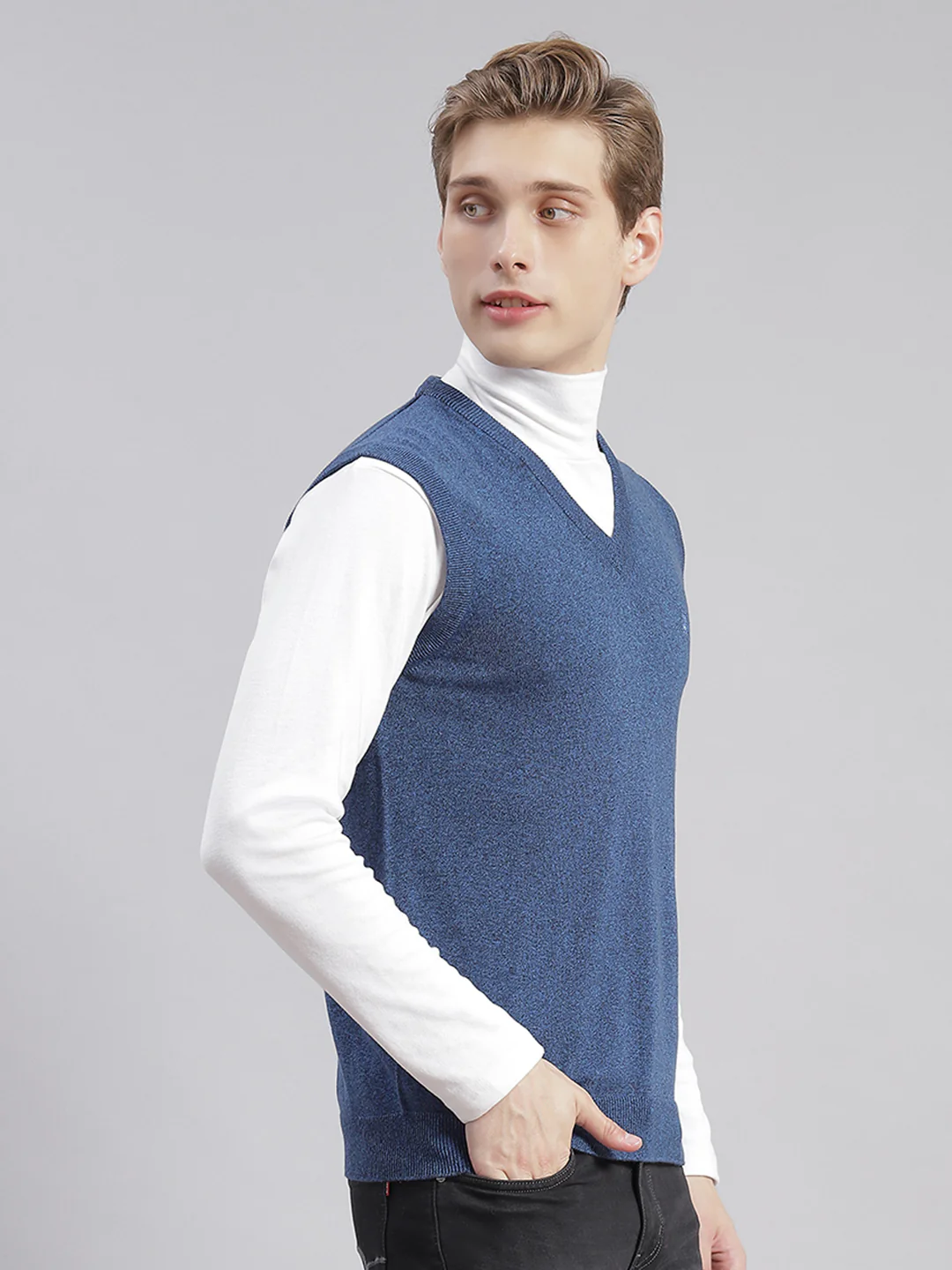 Men Blue Solid V Neck Sleeveless Sweaters/Pullovers - Image 4
