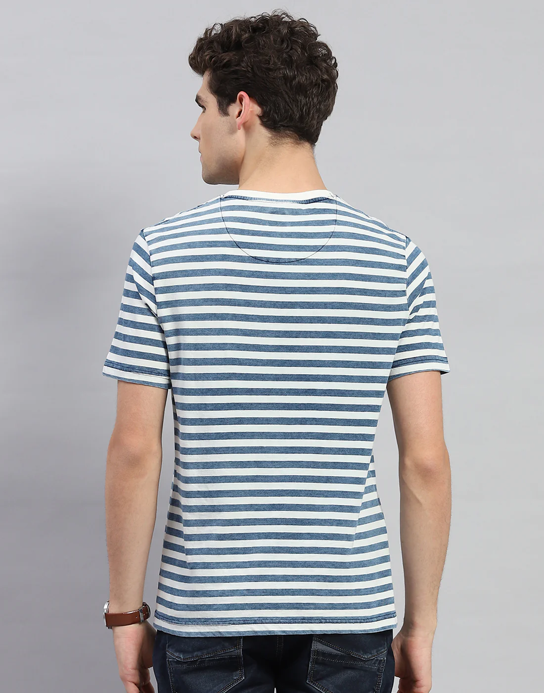Men Blue Stripe Round Neck Half Sleeve T-Shirt - Image 5