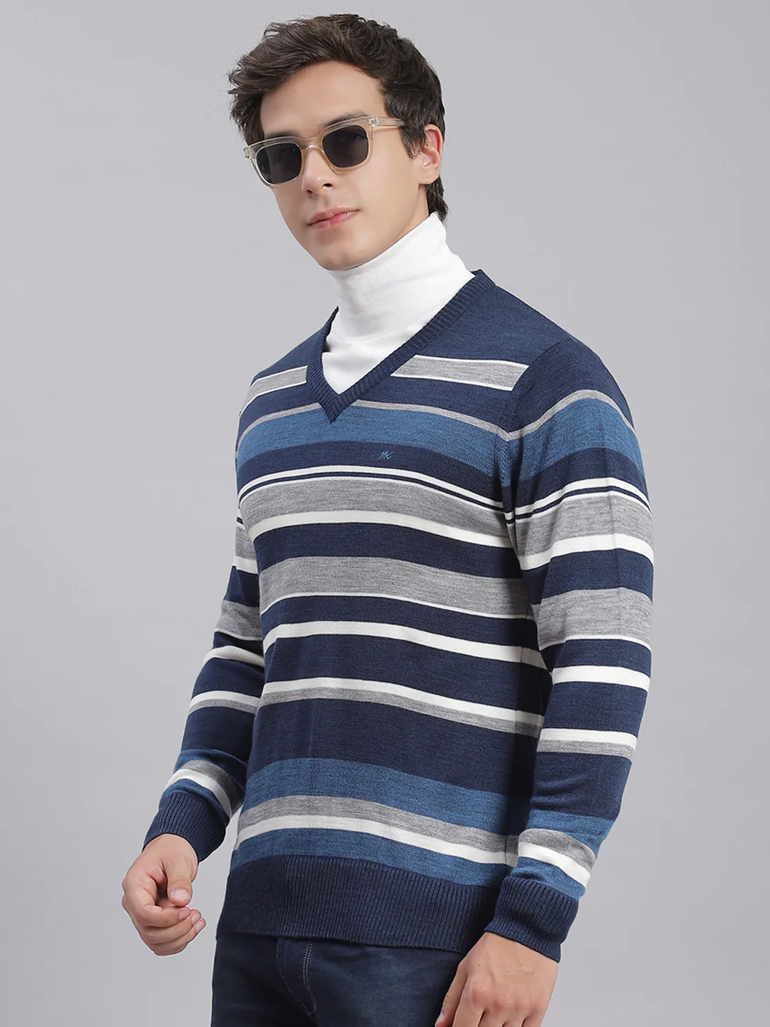 Men Blue Stripe V Neck Full Sleeve Sweaters/Pullovers - Image 3