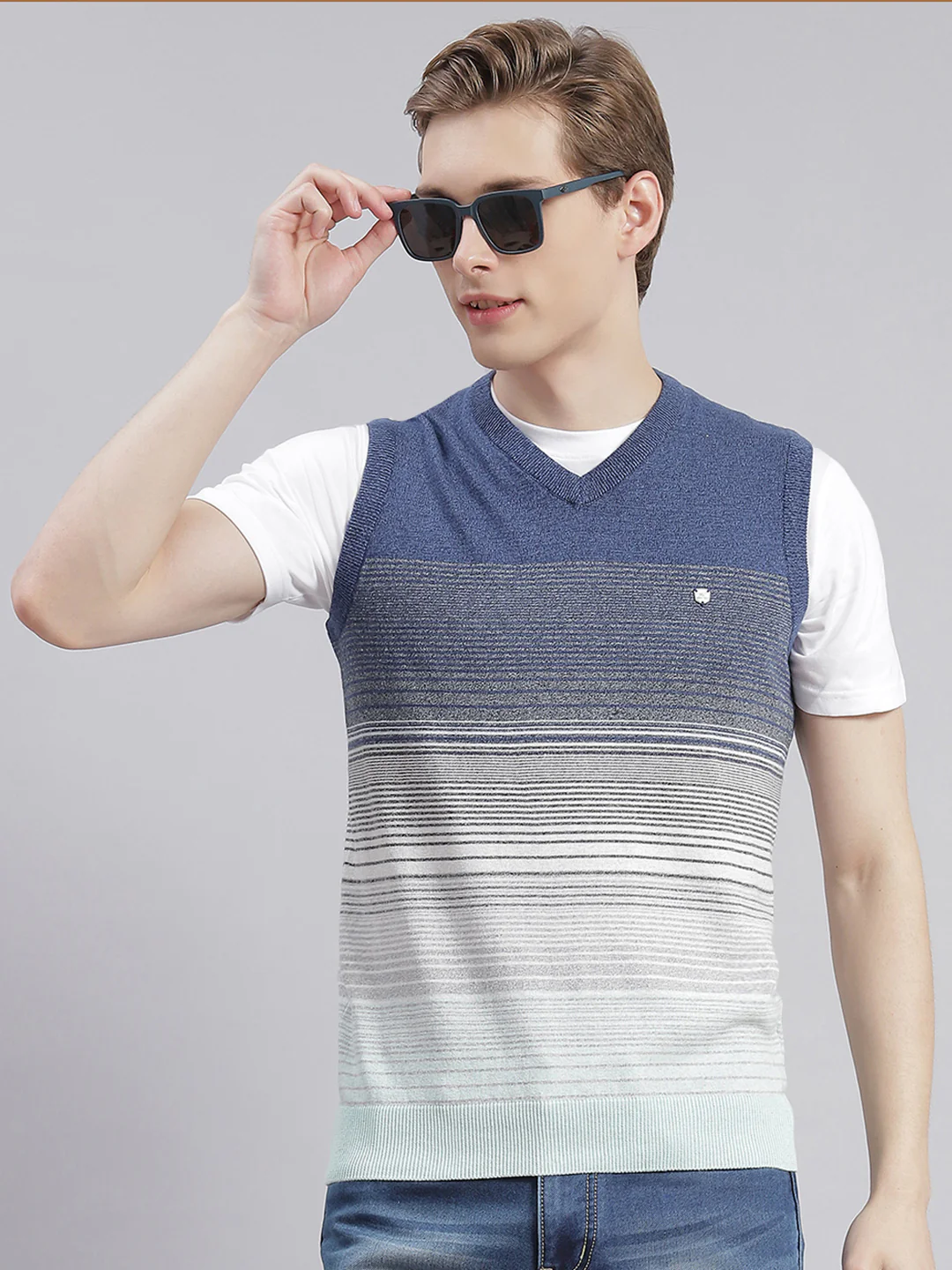 Men Blue Stripe V Neck Sleeveless Sweaters/Pullovers - Image 3