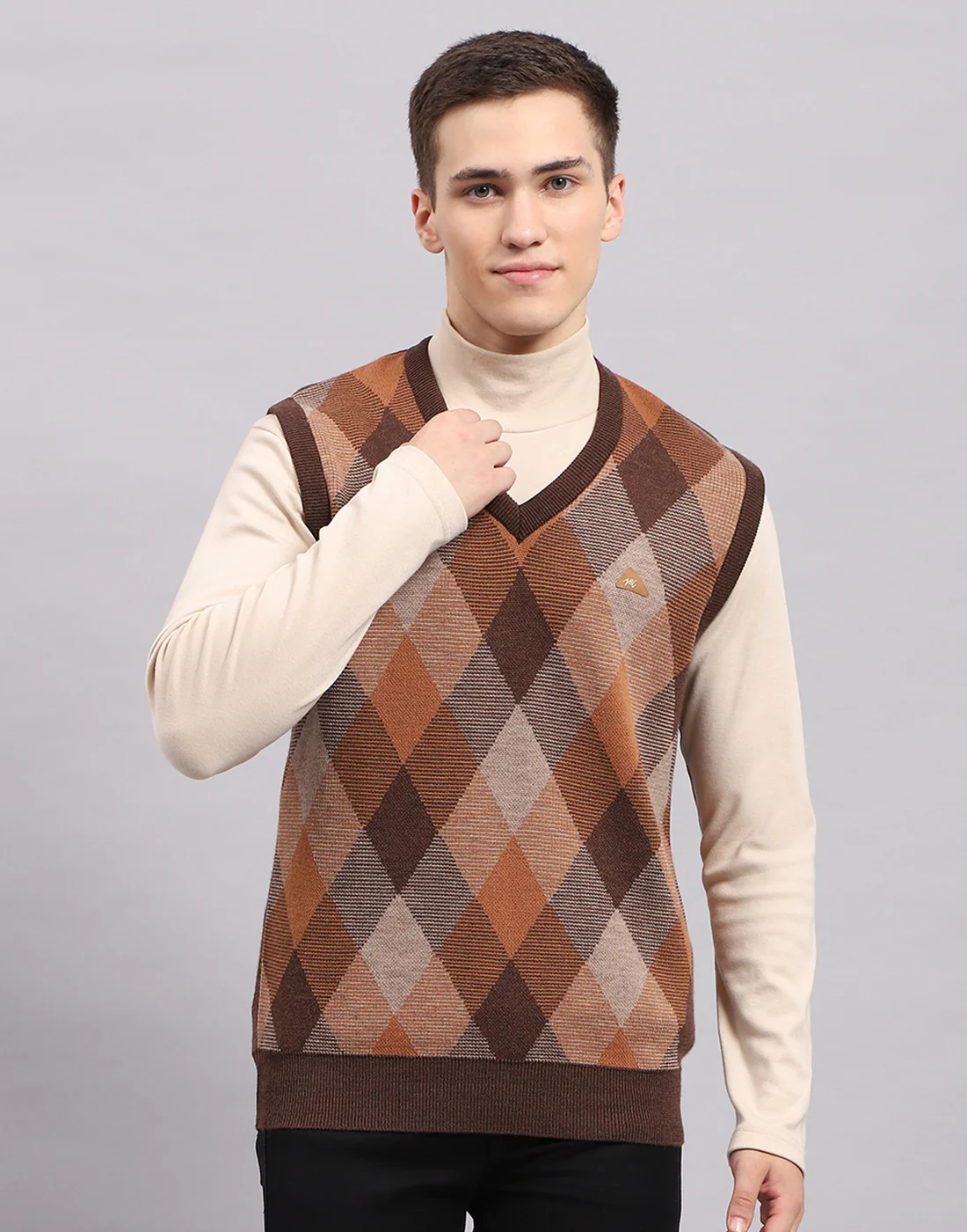 Men Brown Self Design V Neck Sleeveless Sweater - Image 2