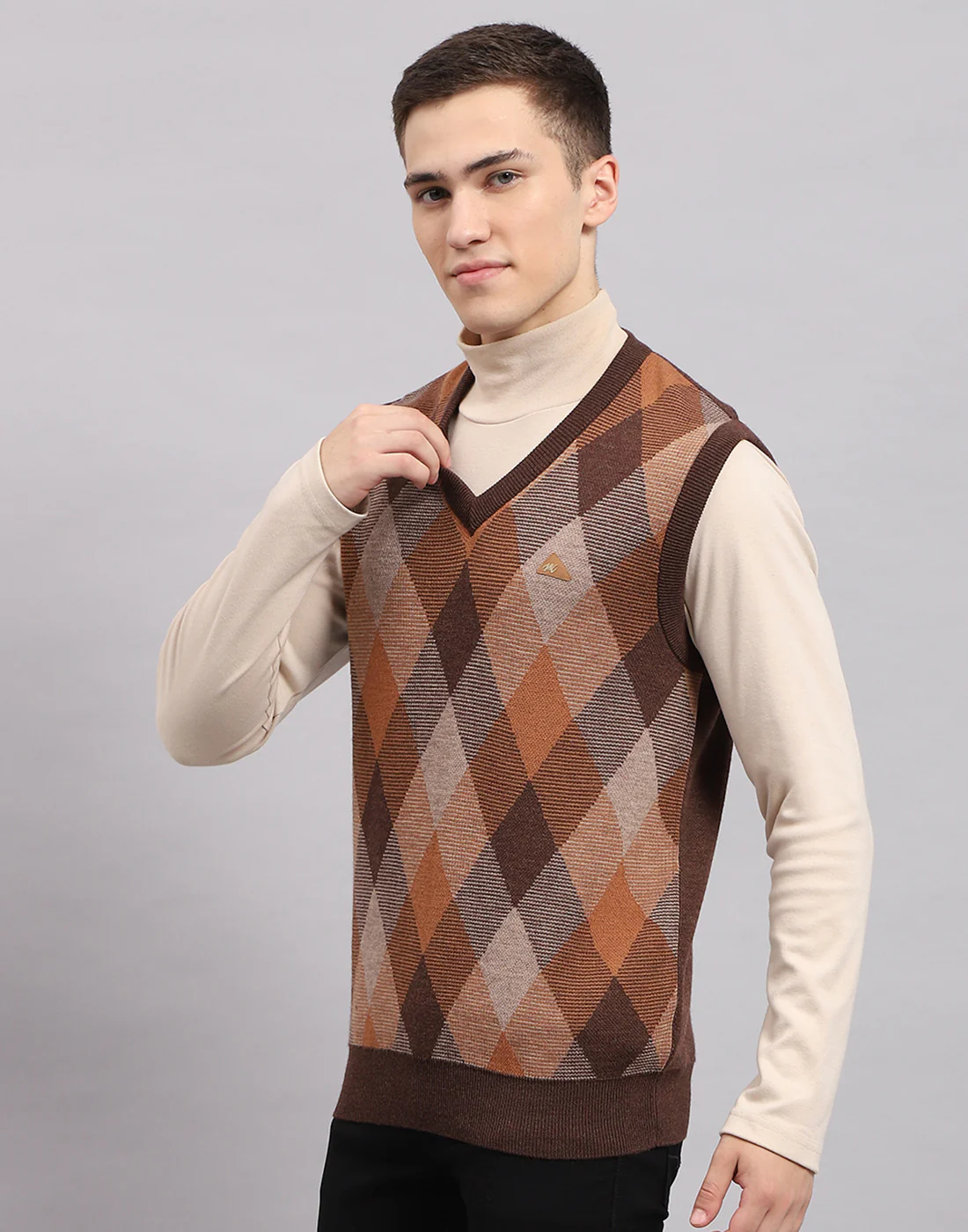 Men Brown Self Design V Neck Sleeveless Sweater - Image 3