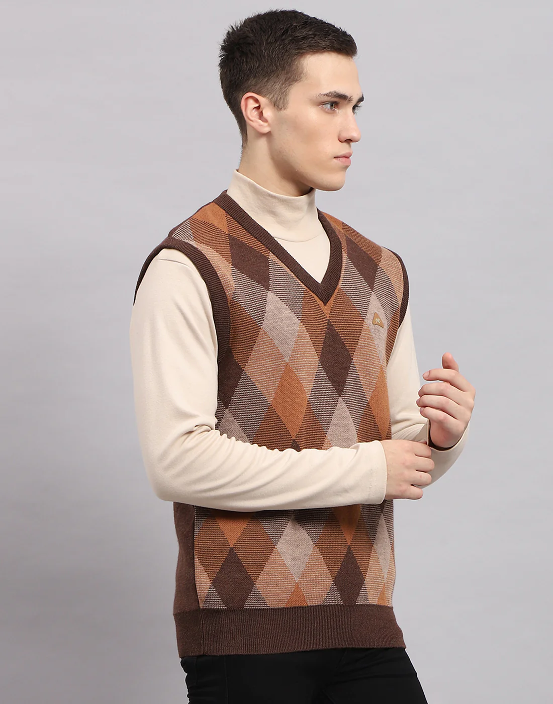 Men Brown Self Design V Neck Sleeveless Sweater - Image 4