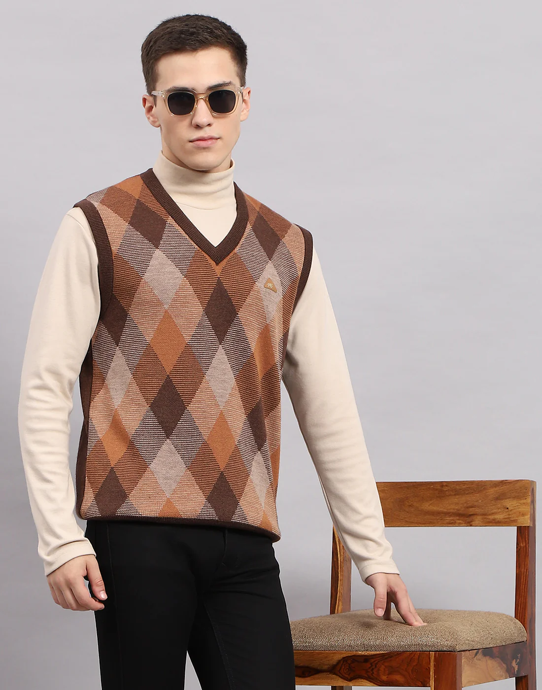 Men Brown Self Design V Neck Sleeveless Sweater - Image 6
