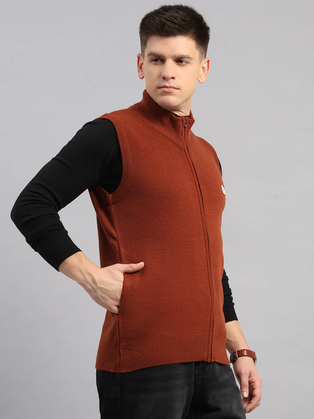 Men Brown Solid Collar Sleeveless Sweater - Image 4