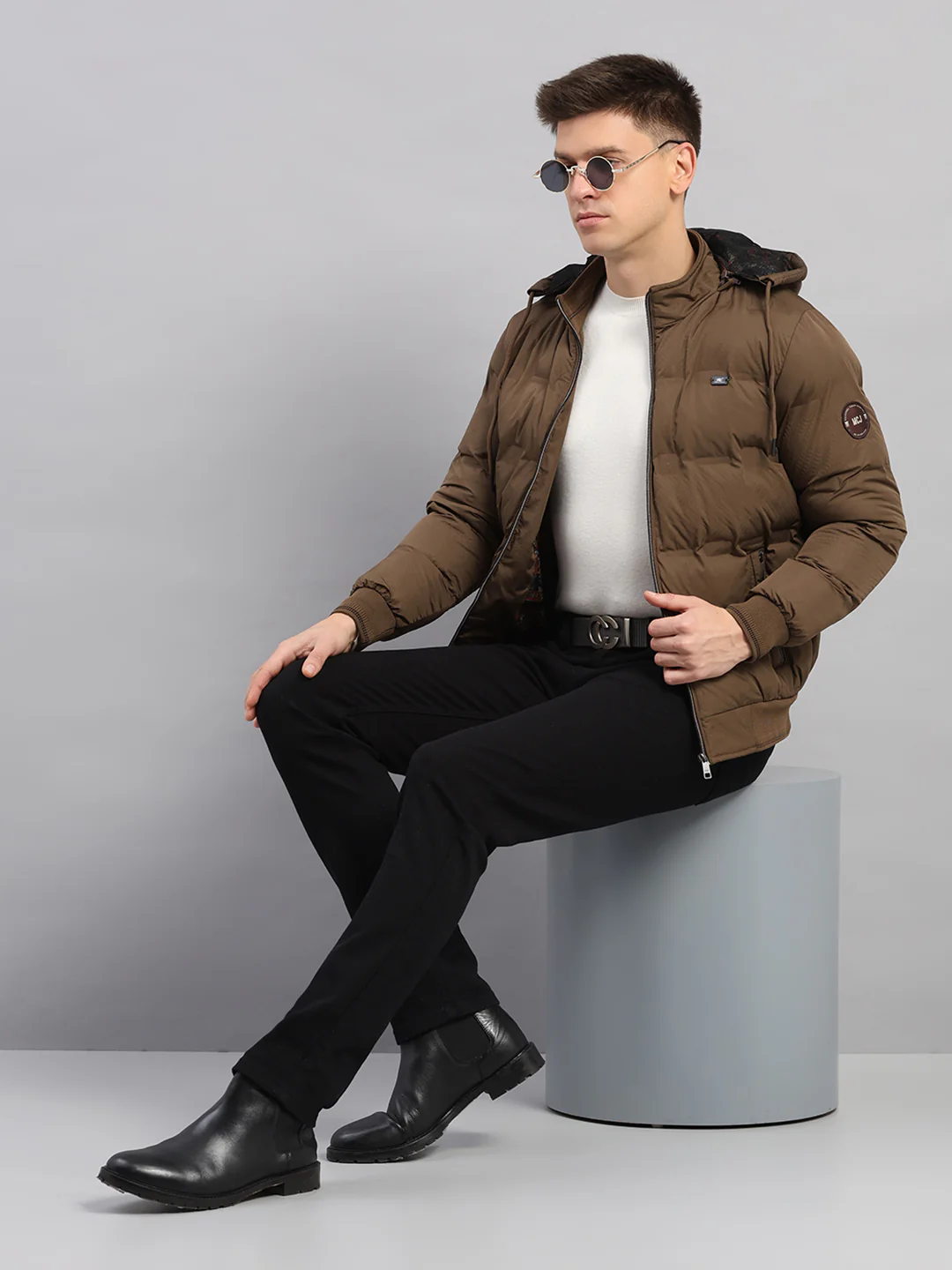 Men Brown Solid Hooded Full Sleeve Jacket - Image 2