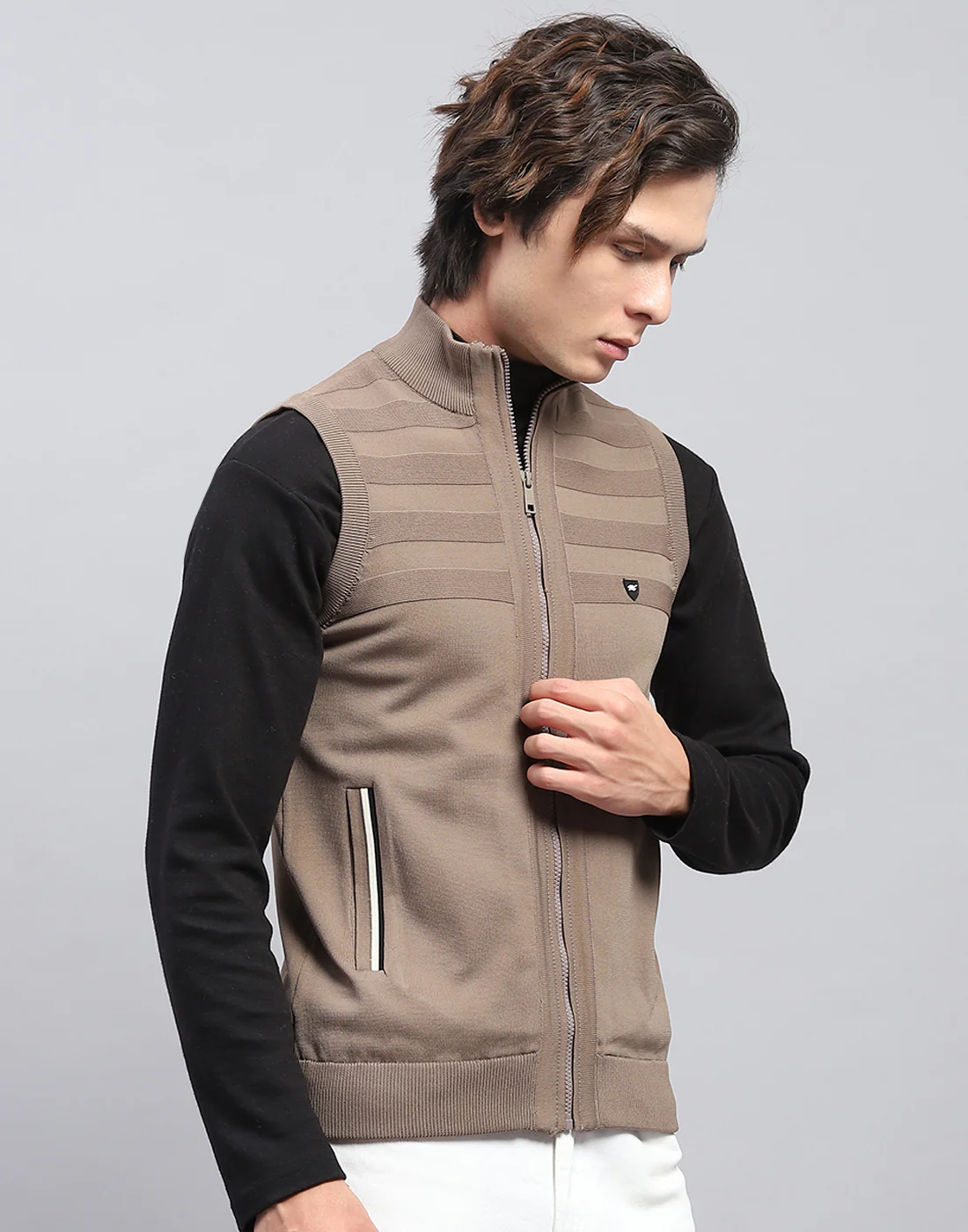 Men Brown Solid Mock Neck Sleeveless Sweater - Image 4