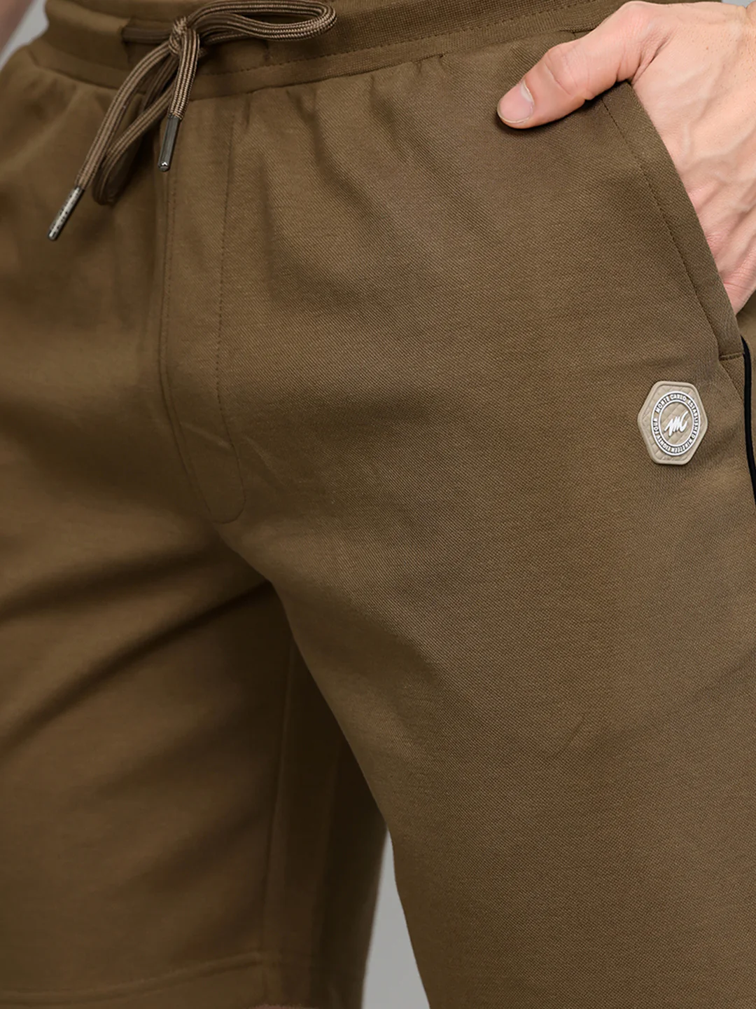 Men Brown Solid Regular Fit Bermuda - Image 4