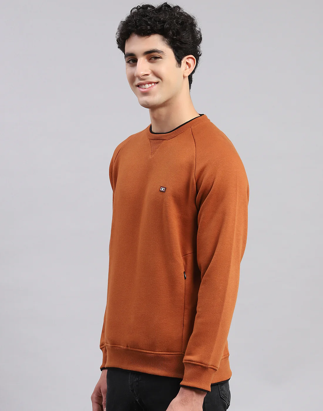 Men Brown Solid Round Neck Full Sleeve Sweatshirts - Image 3
