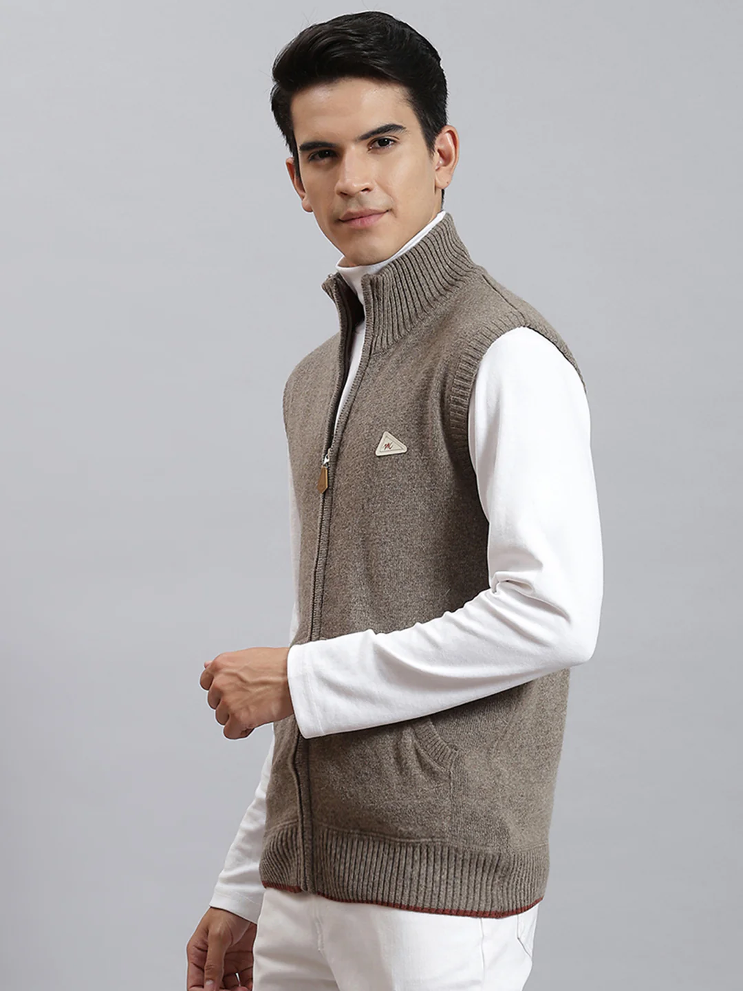 Men Brown Solid Stand Collar Sleeveless Sweaters/Pullovers - Image 3