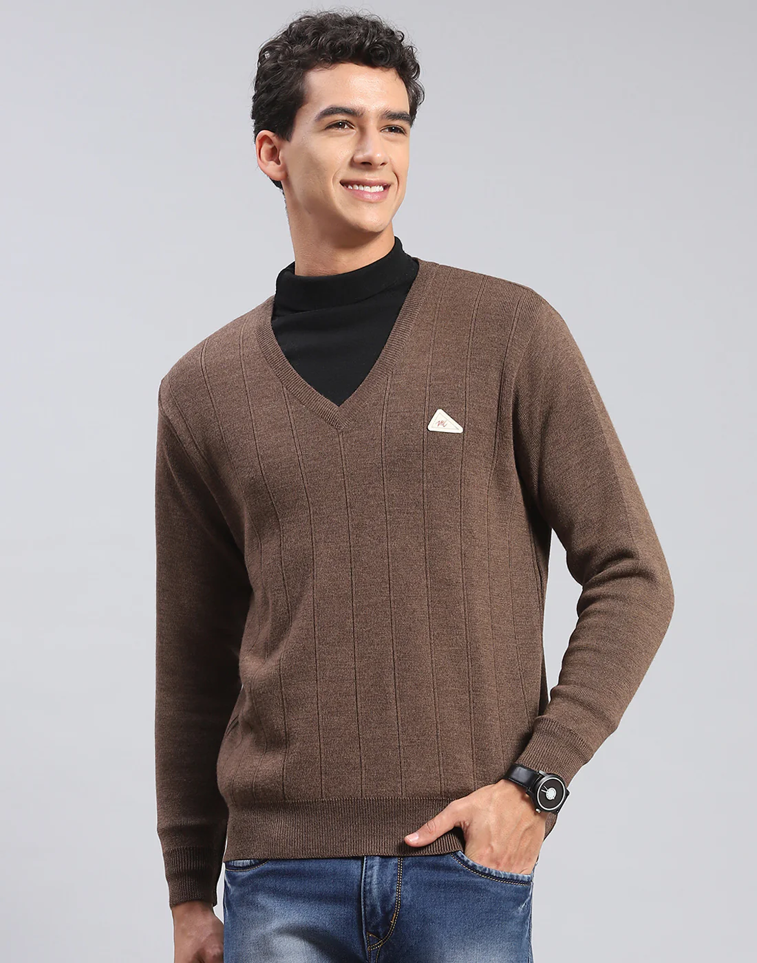 Men Brown Solid V Neck Full Sleeve Pullover - Image 4