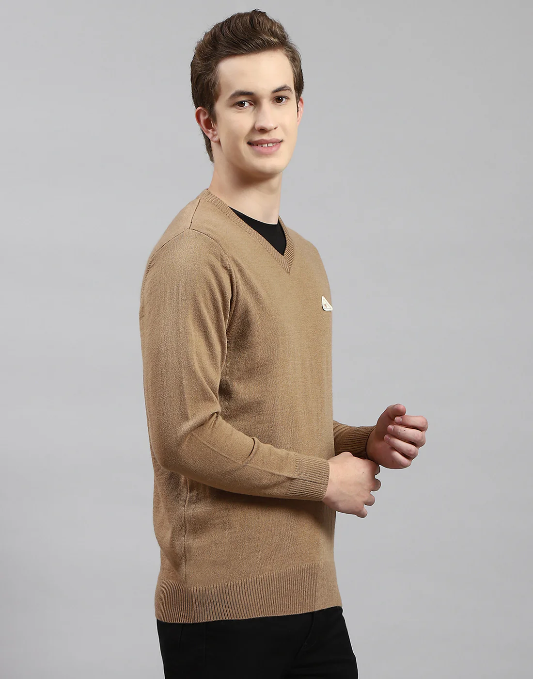 Men Brown Solid V Neck Full Sleeve Pullover - Image 4