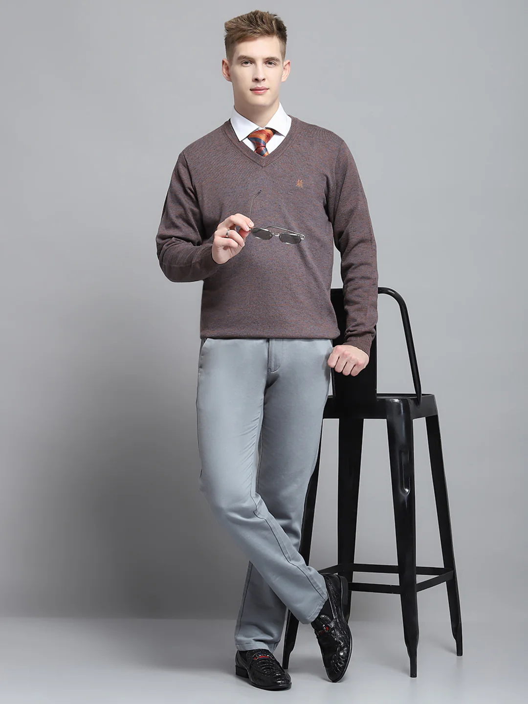 Men Brown Solid V Neck Full Sleeve Pullover - Image 2