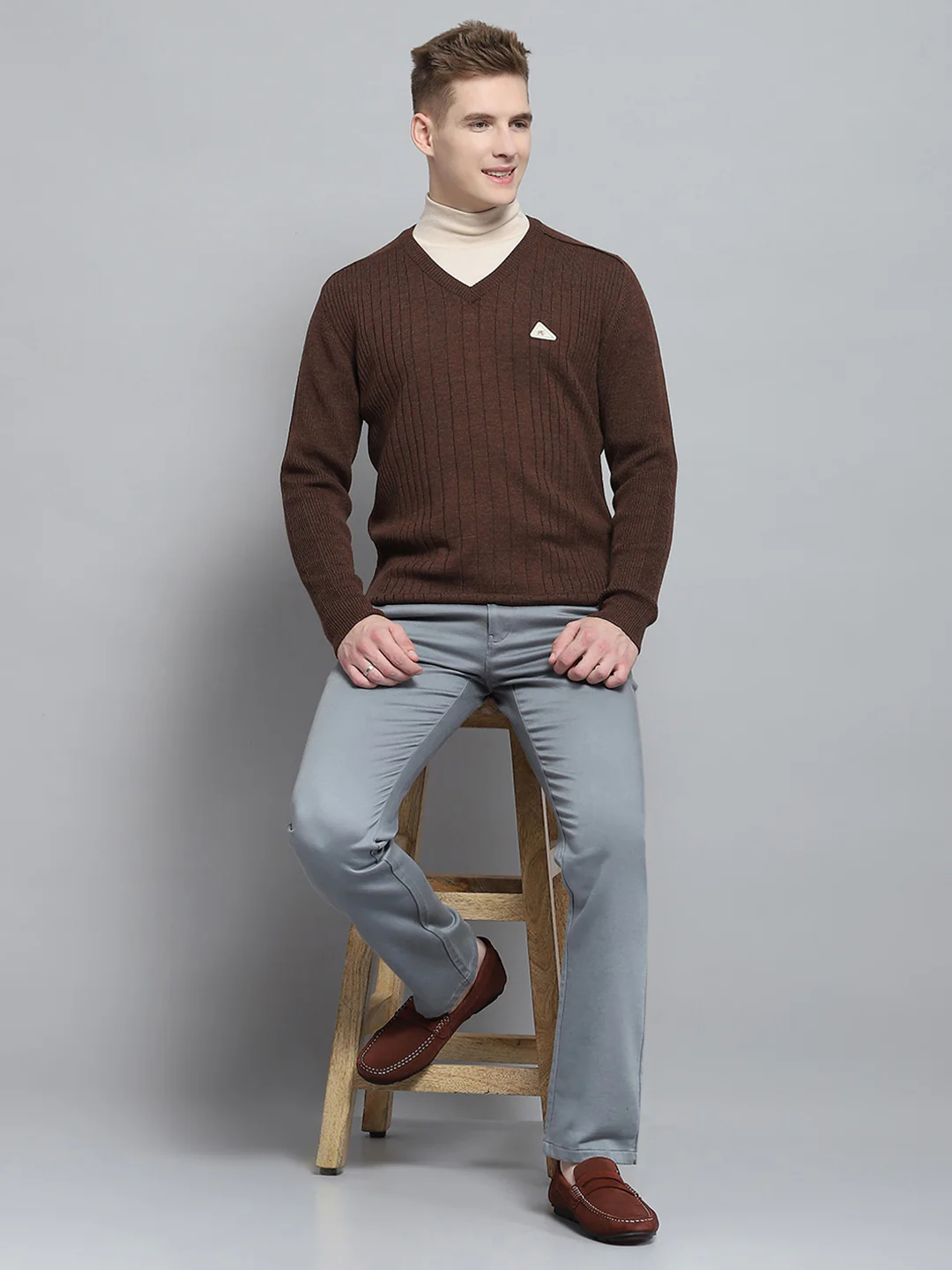 Men Brown Solid V Neck Full Sleeve Pullover - Image 2