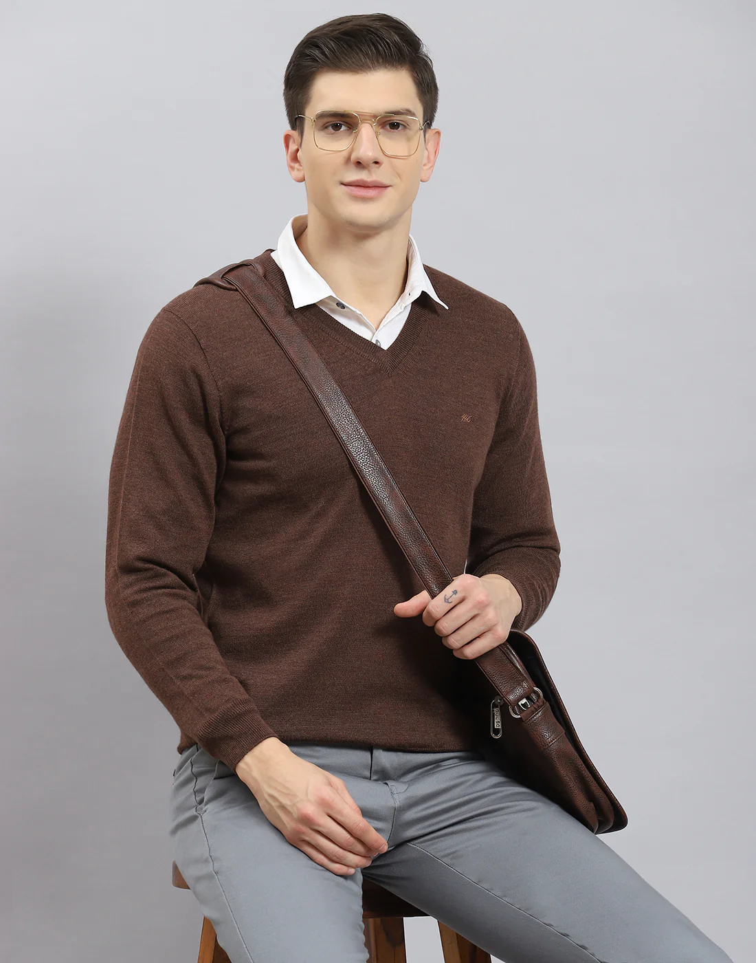 Men Brown Solid V Neck Full Sleeve Sweater - Image 2