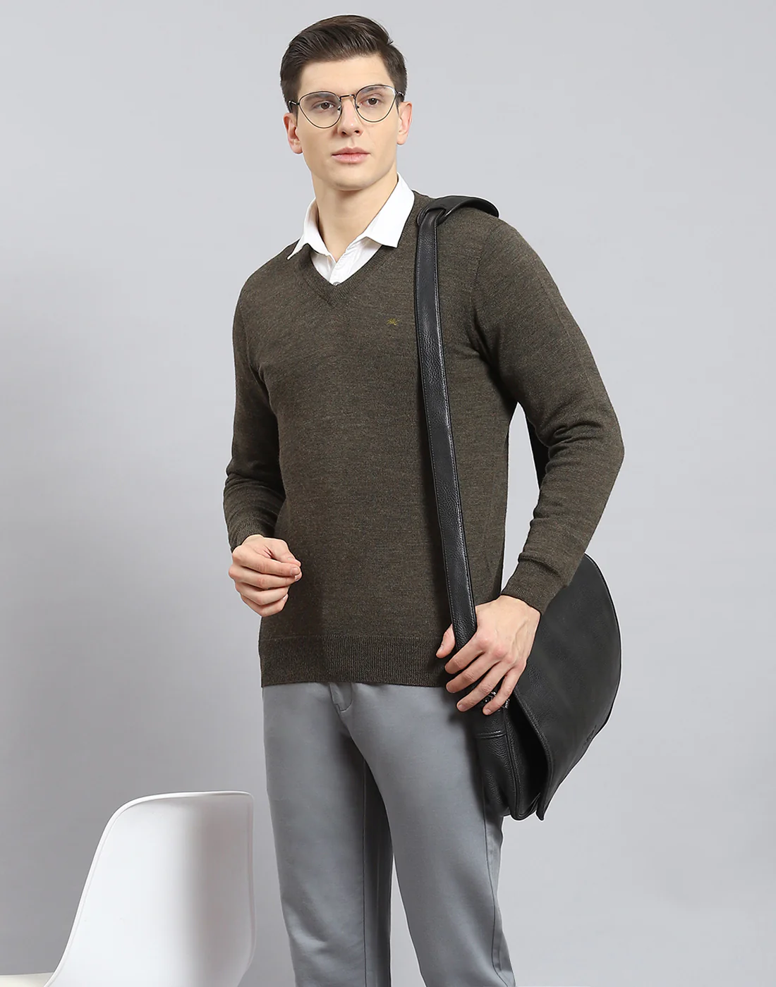 Men Brown Solid V Neck Full Sleeve Sweater - Image 2