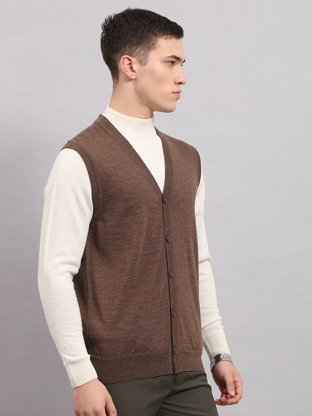 Men Brown Solid V Neck Sleeveless Cardigan - Image 4