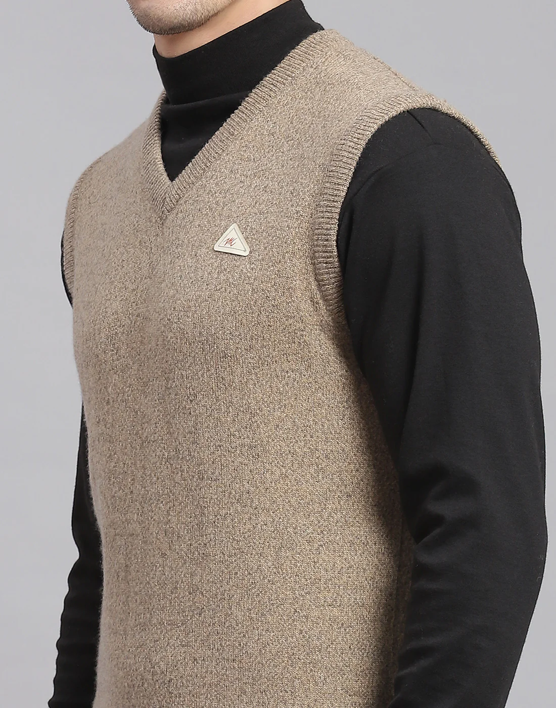 Men Brown Solid V Neck Sleeveless Sweater - Image 7