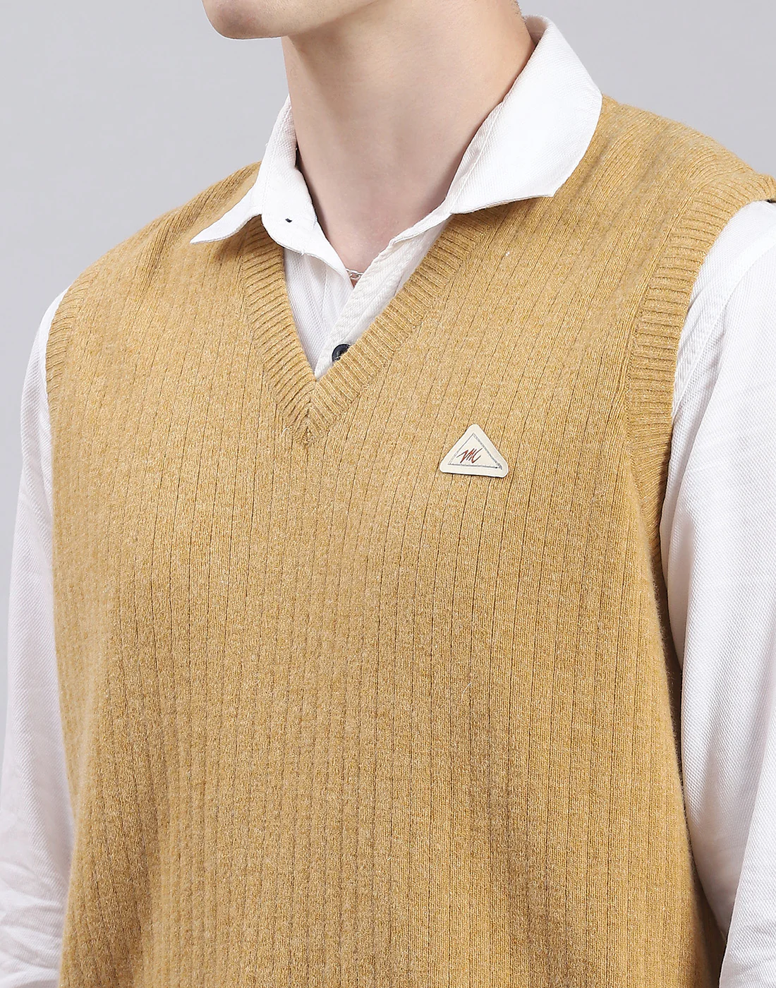 Men Brown Solid V Neck Sleeveless Sweater - Image 7