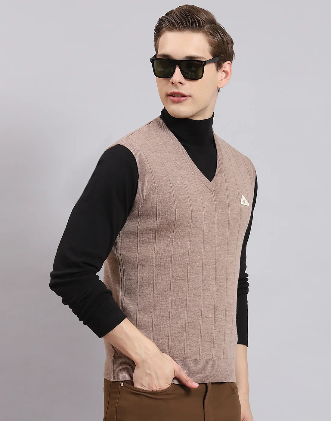 Men Brown Solid V Neck Sleeveless Sweater - Image 4