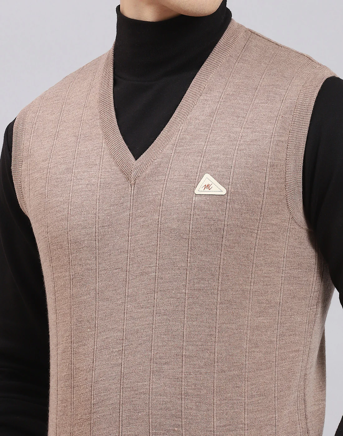 Men Brown Solid V Neck Sleeveless Sweater - Image 7