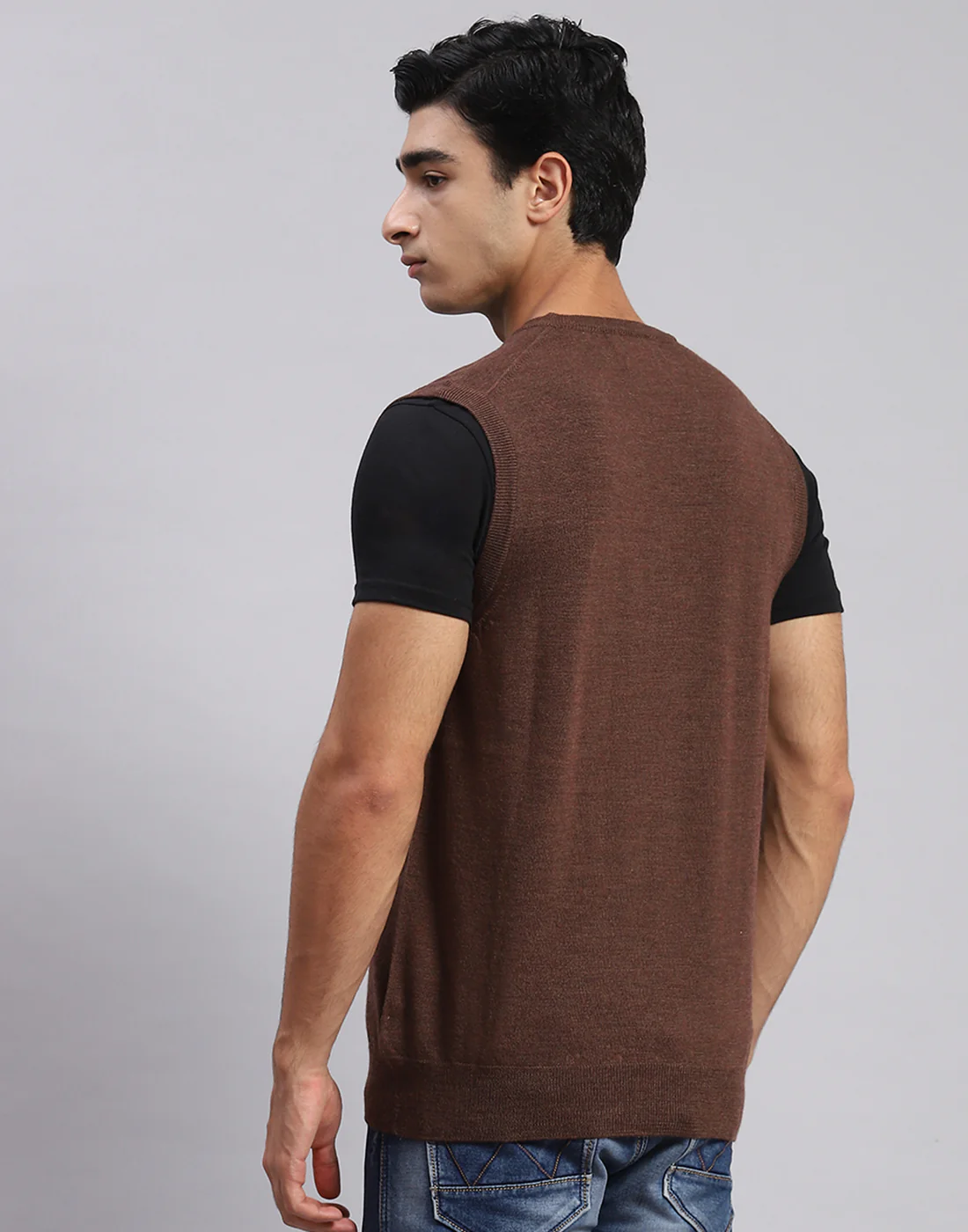 Men Brown Solid V Neck Sleeveless Sweater - Image 4