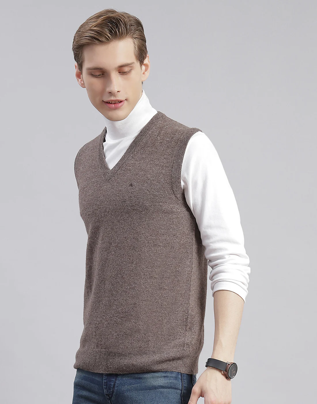 Men Brown Solid V Neck Sleeveless Sweater - Image 4
