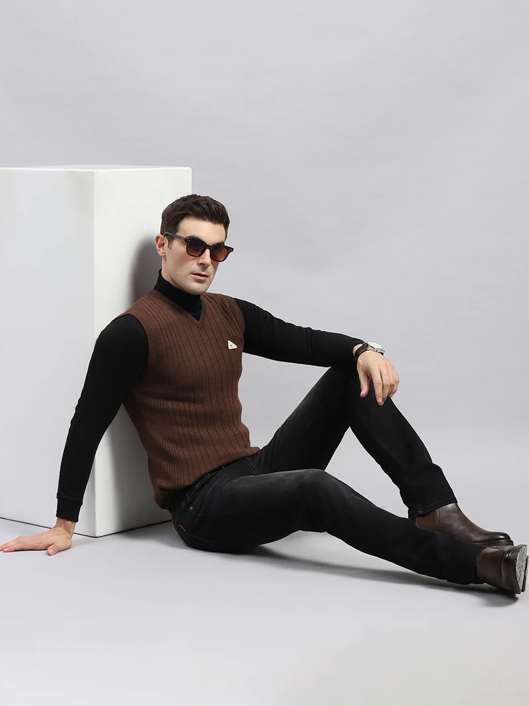 Men Brown Solid V Neck Sleeveless Sweater - Image 2