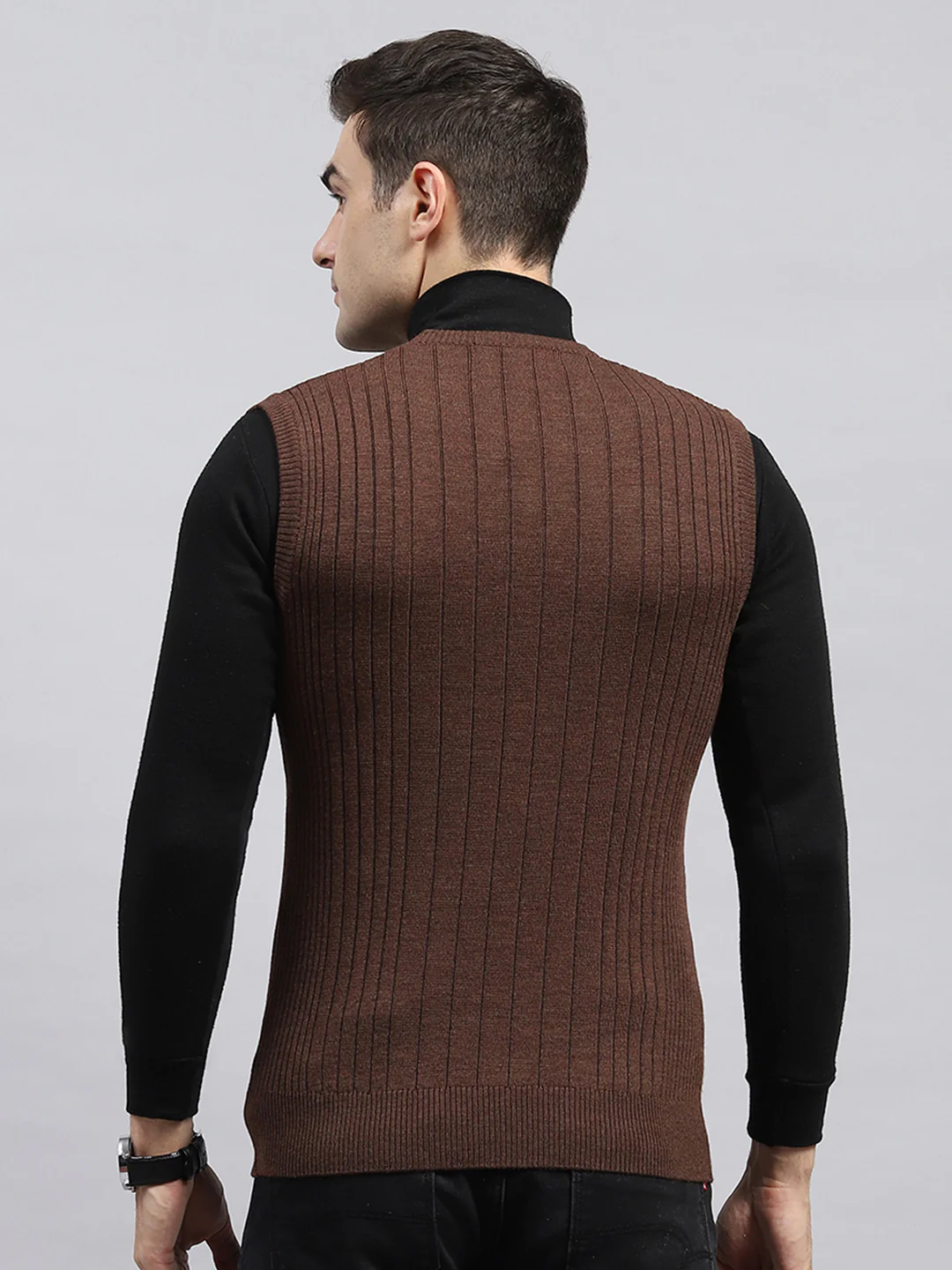 Men Brown Solid V Neck Sleeveless Sweater - Image 5