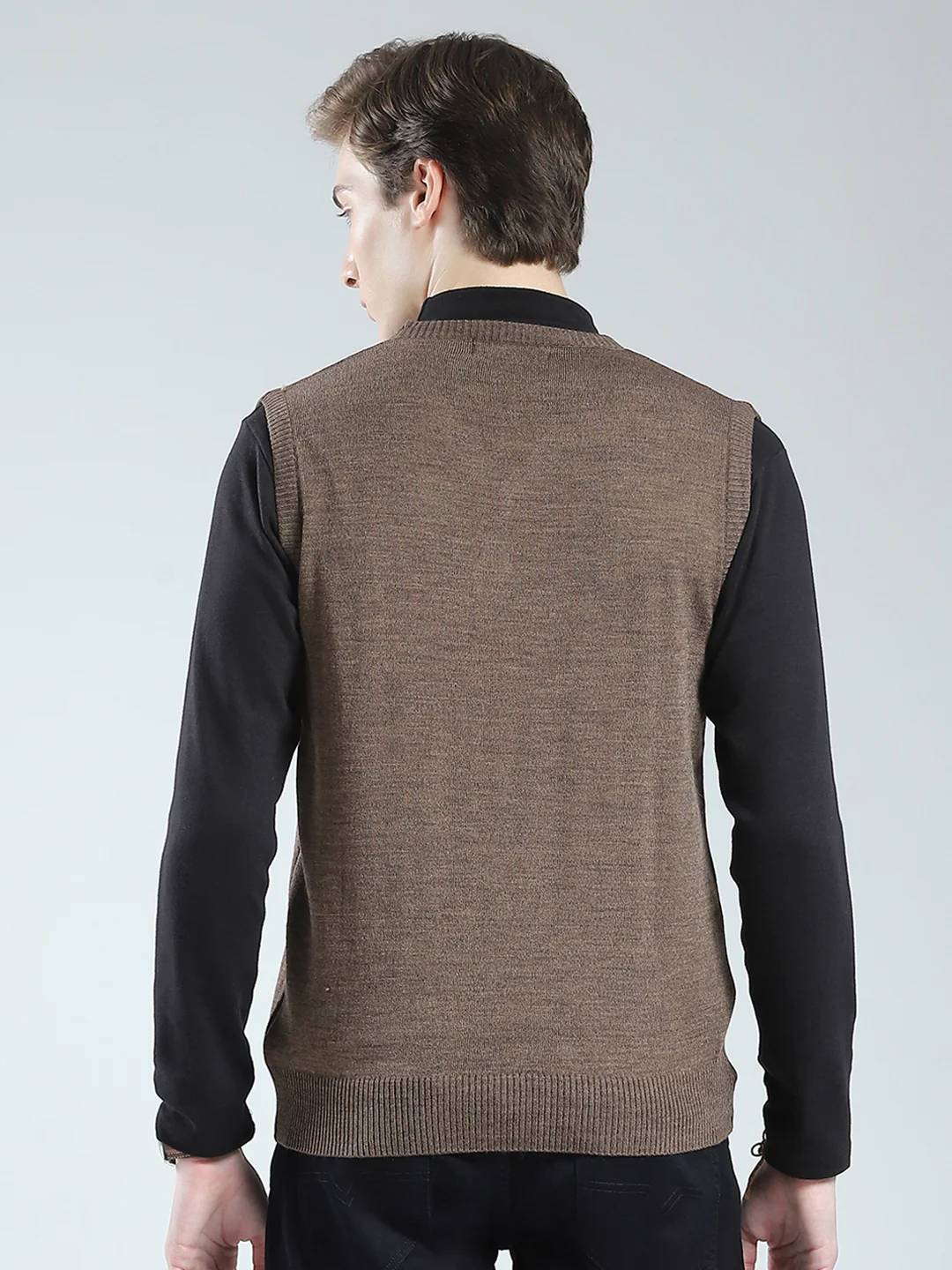Men Brown Solid V Neck Sleeveless Sweater - Image 5
