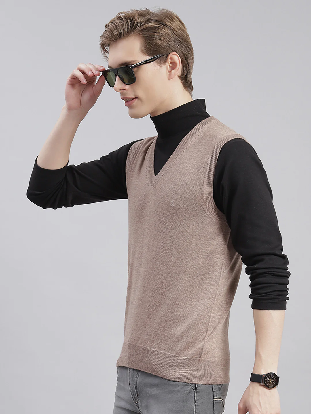 Men Brown Solid V Neck Sleeveless Sweaters/Pullovers - Image 3