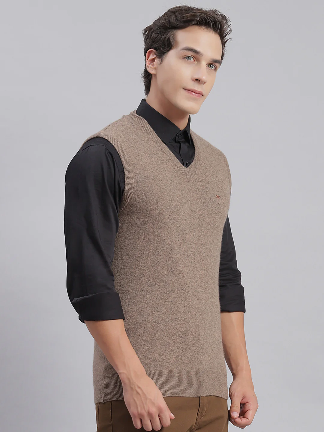 Men Brown Solid V Neck Sleeveless Sweaters/Pullovers - Image 4