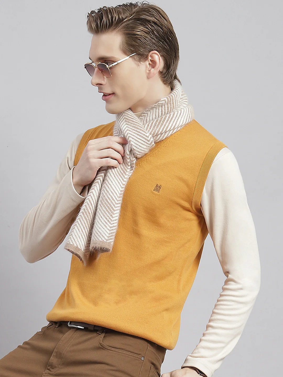 Men Brown Solid V Neck Sleeveless Sweaters/Pullovers - Image 2
