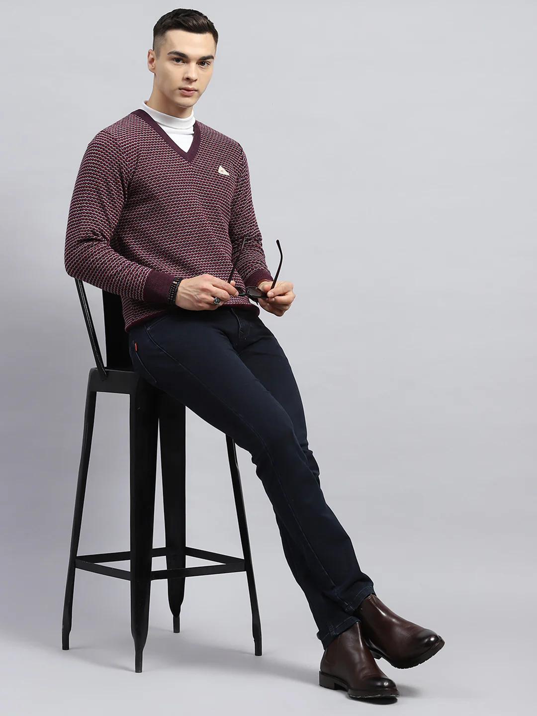 Men Burgundy Self Design V Neck Full Sleeve Pullover - Image 2