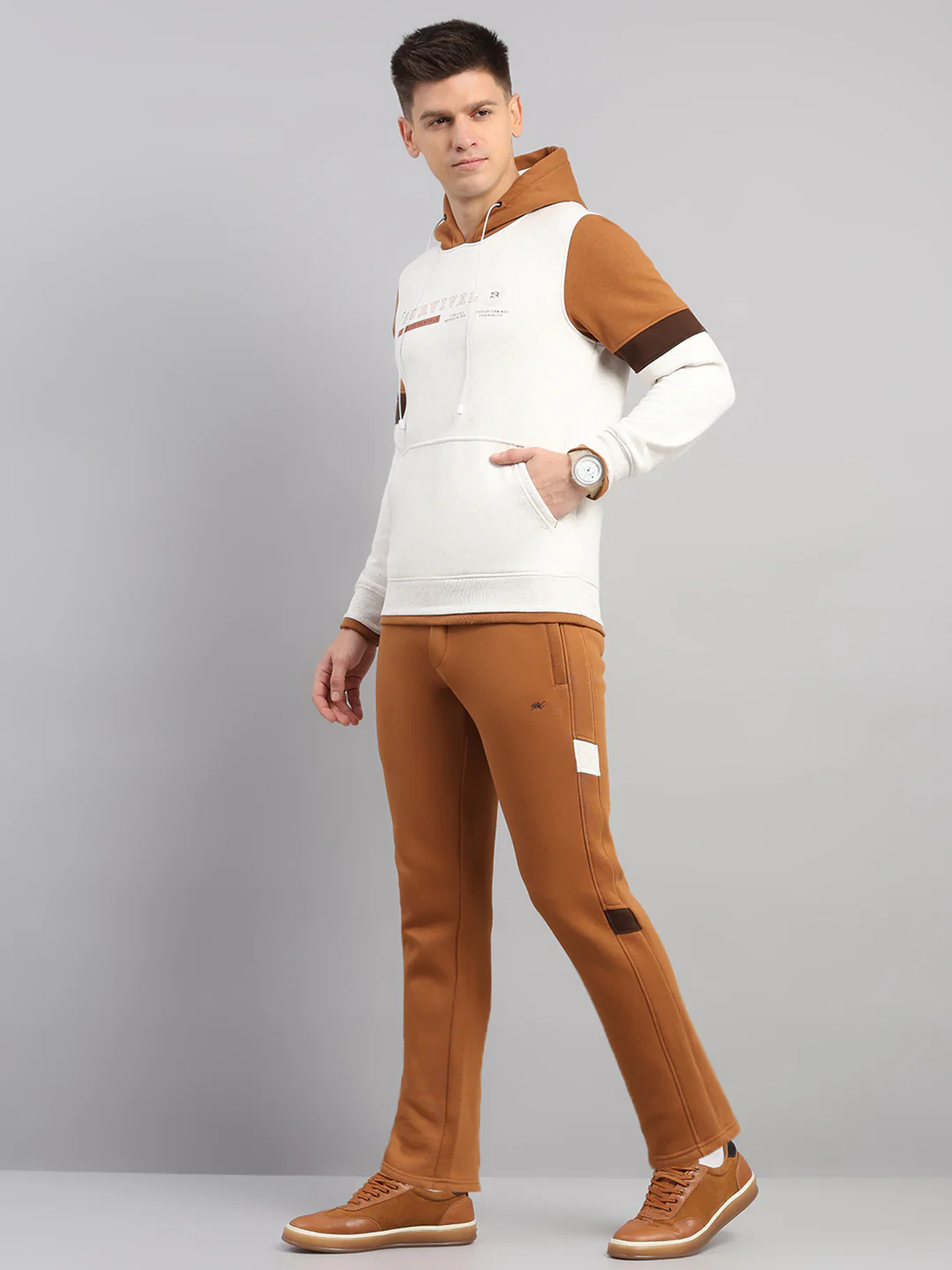 Men Camel Brown Solid Collar Full Sleeve Winter Tracksuit - Image 3
