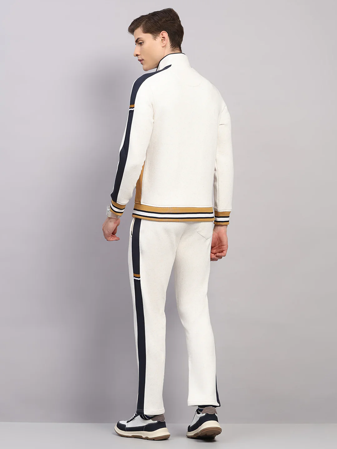 Men Camel Brown Solid Collar Full Sleeve Winter Tracksuit - Image 5