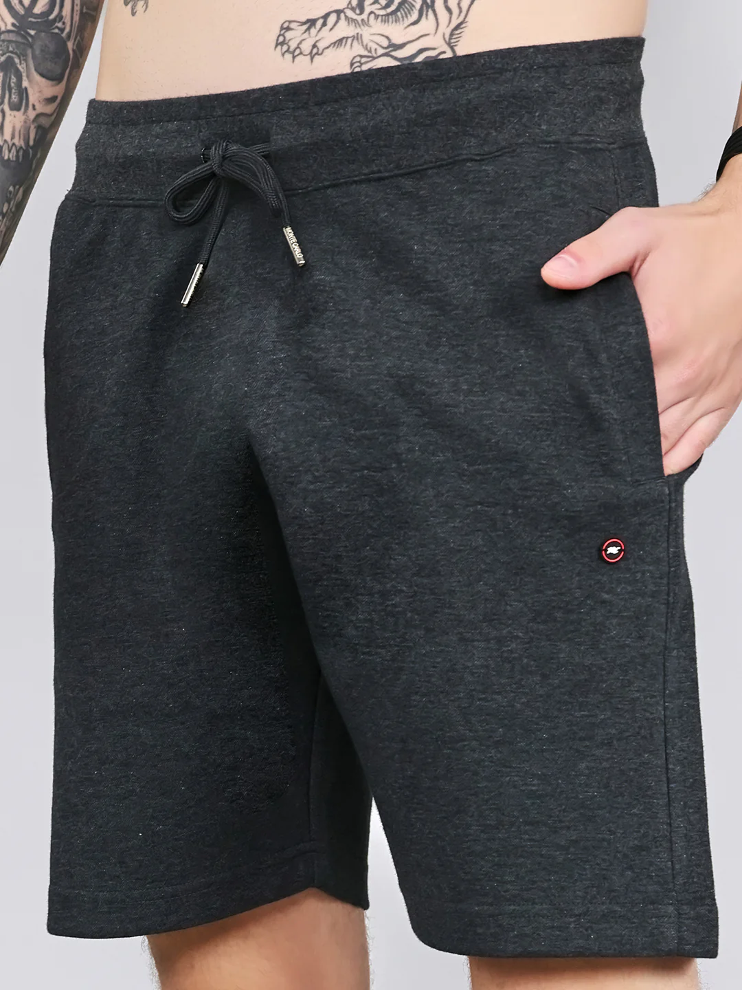 Men Charcoal Plain Regular Fit Bermuda - Image 5