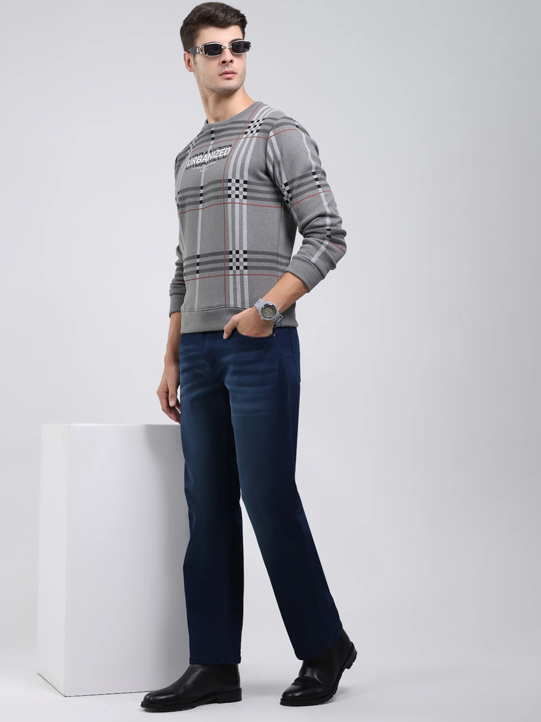 Men Charcoal Printed Round Neck Full Sleeve Sweatshirt - Image 2