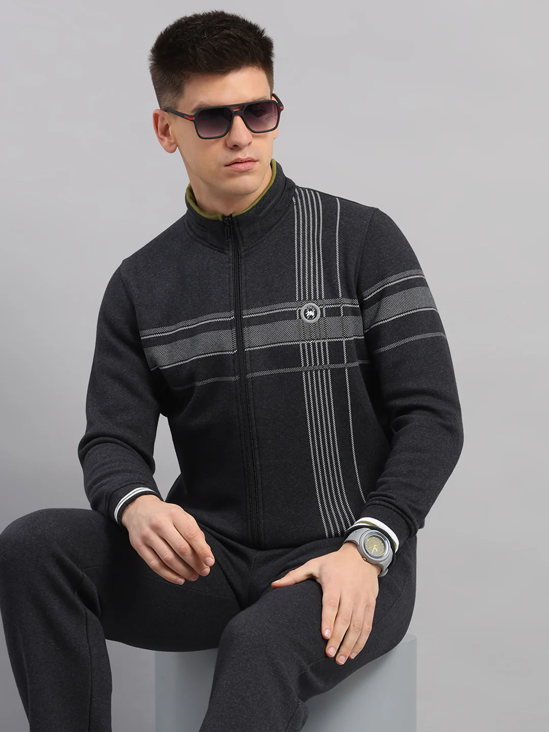 Men Charcoal Solid Collar Full Sleeve Winter Tracksuit - Image 6