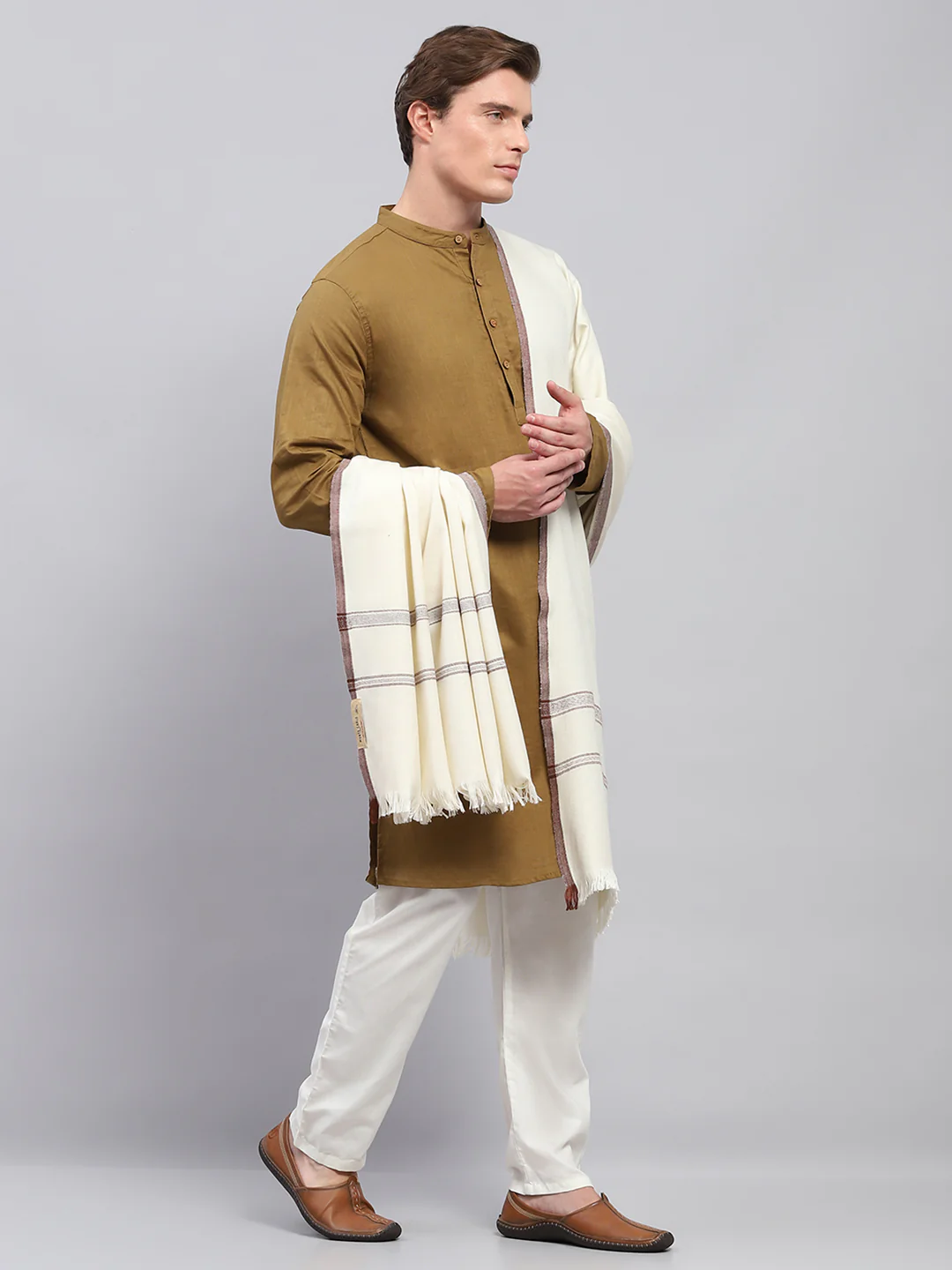 Men Cream Solid Lohi Shawl - Image 4