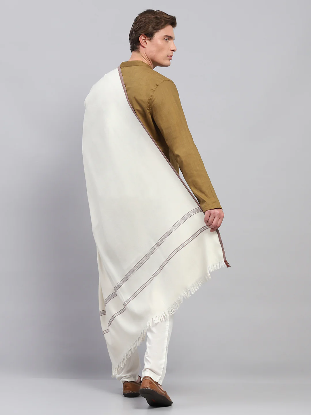 Men Cream Solid Lohi Shawl - Image 5
