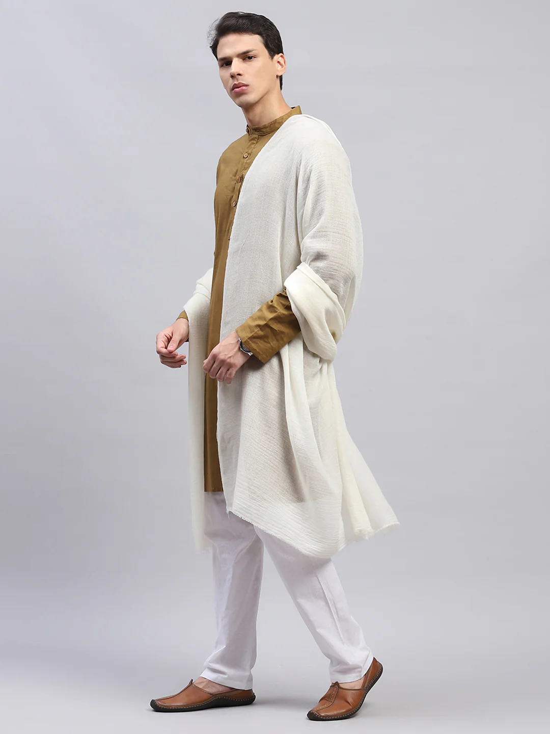 Men Cream Solid Lohi Shawl - Image 3