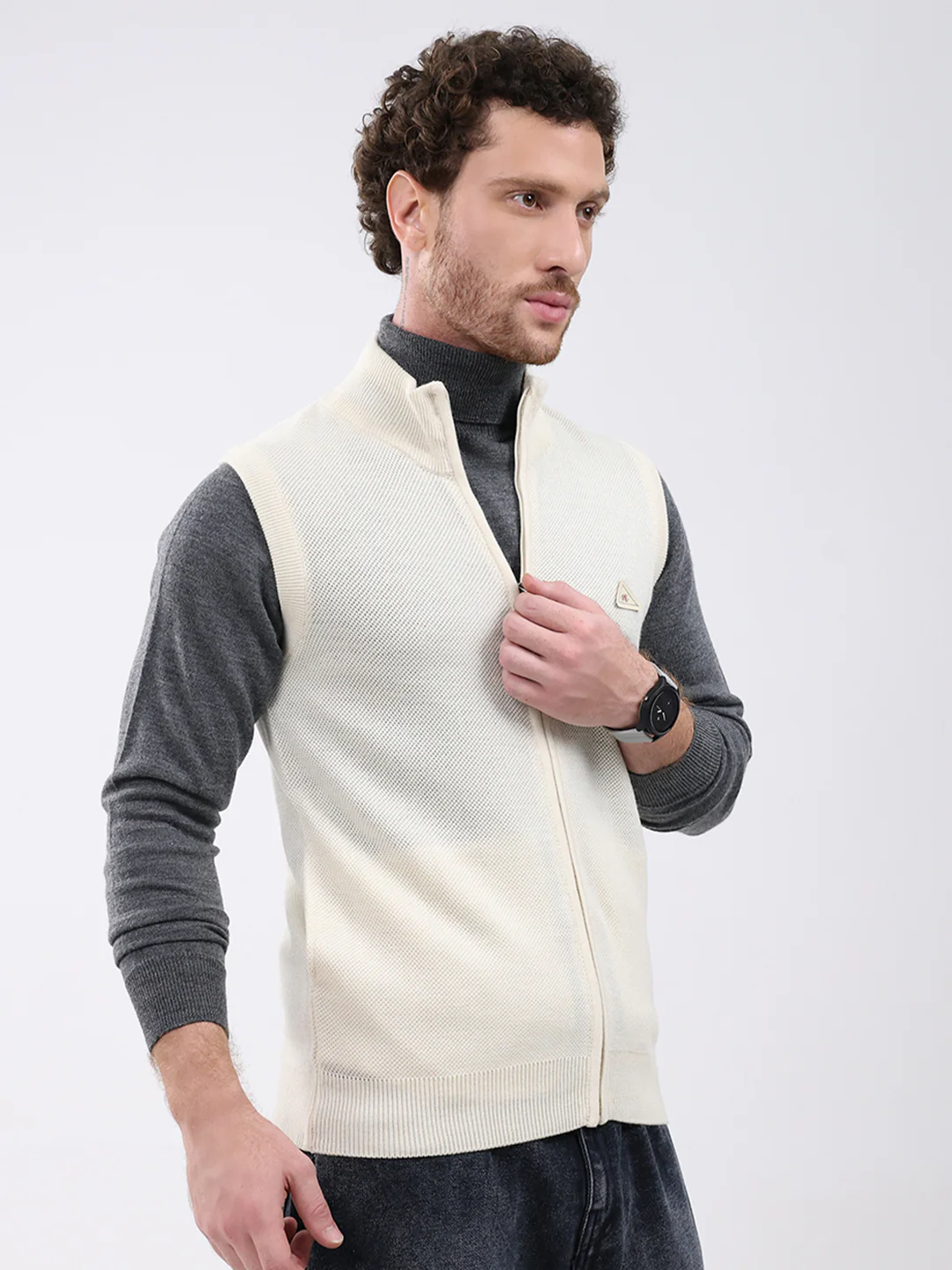 Men Cream Solid Mock Neck Sleeveless Sweater - Image 4