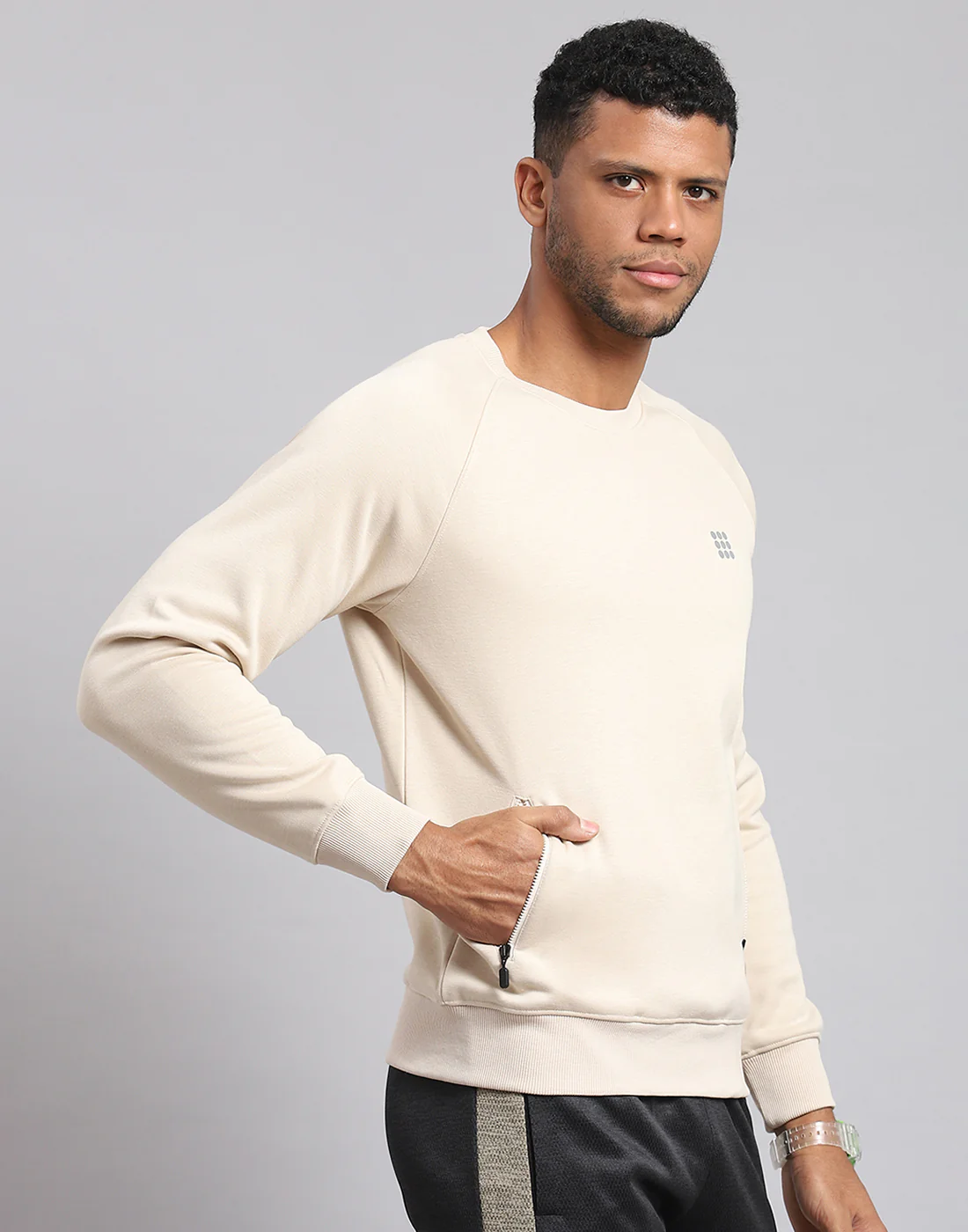 Rock.it Men Cream Solid Round Neck Full Sleeve Sweatshirt - Image 4
