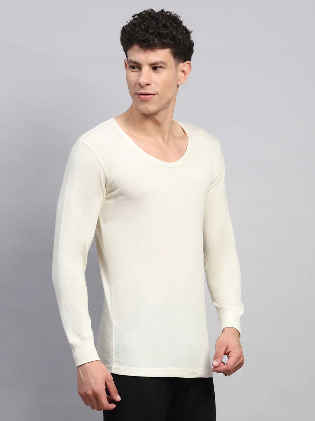 Men Cream Solid Round Neck Full Sleeve Thermal Vest - Image 4
