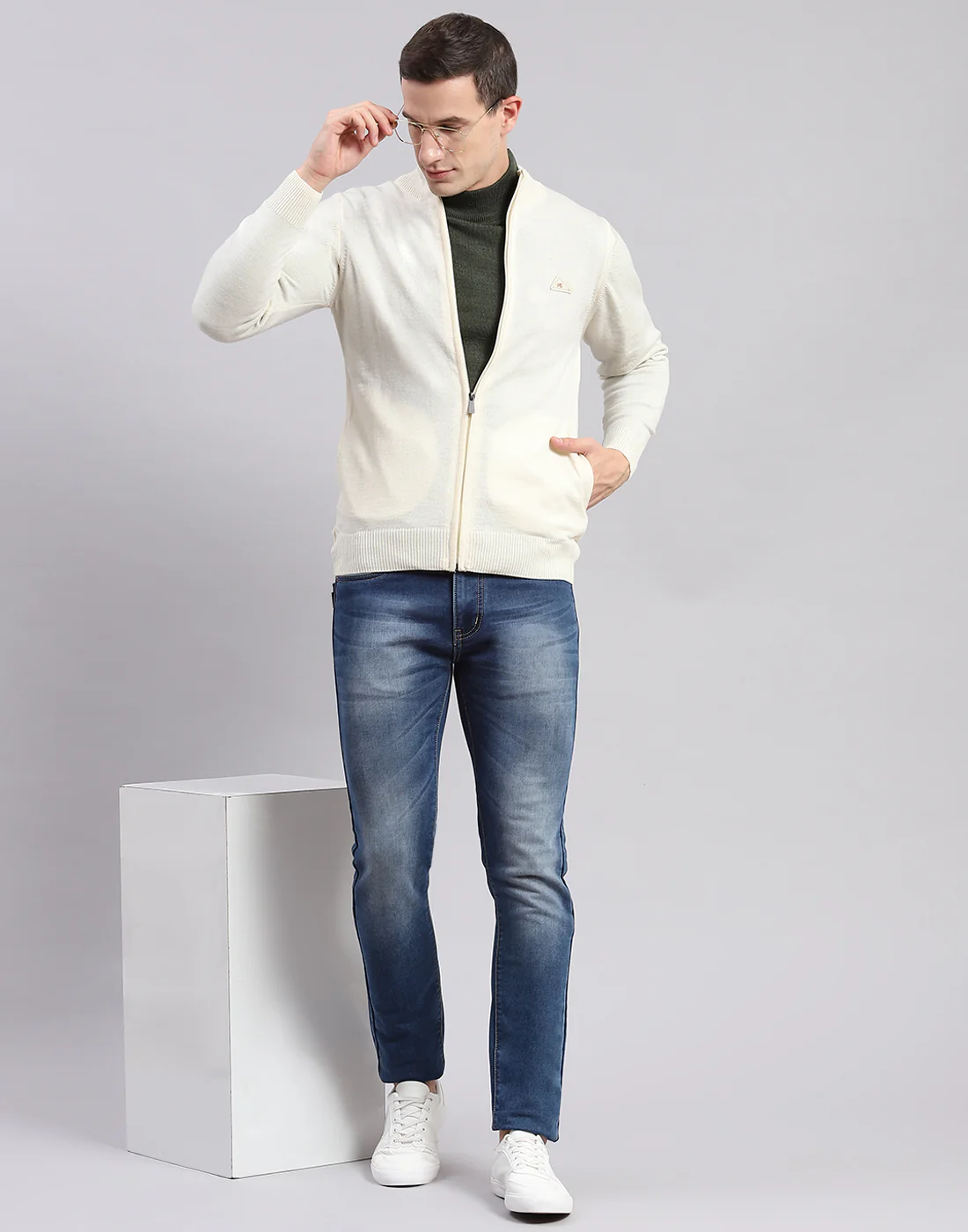 Men Cream Solid Stand Collar Full Sleeve Sweaters/Pullovers - Image 2