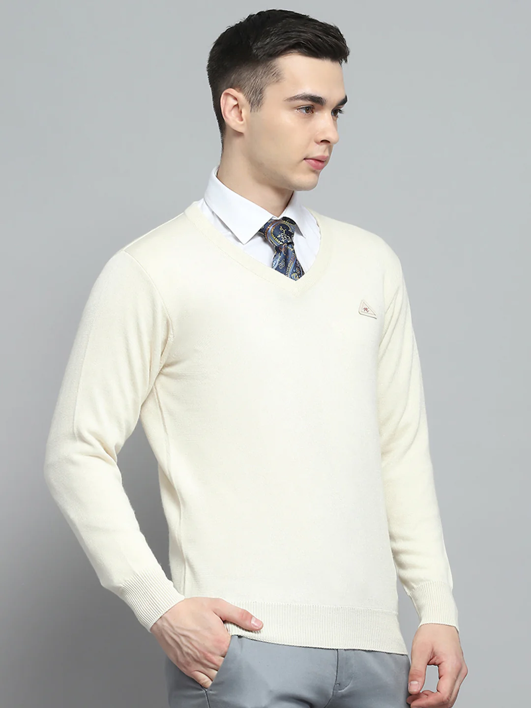 Men Cream Solid V Neck Full Sleeve Pullover - Image 4