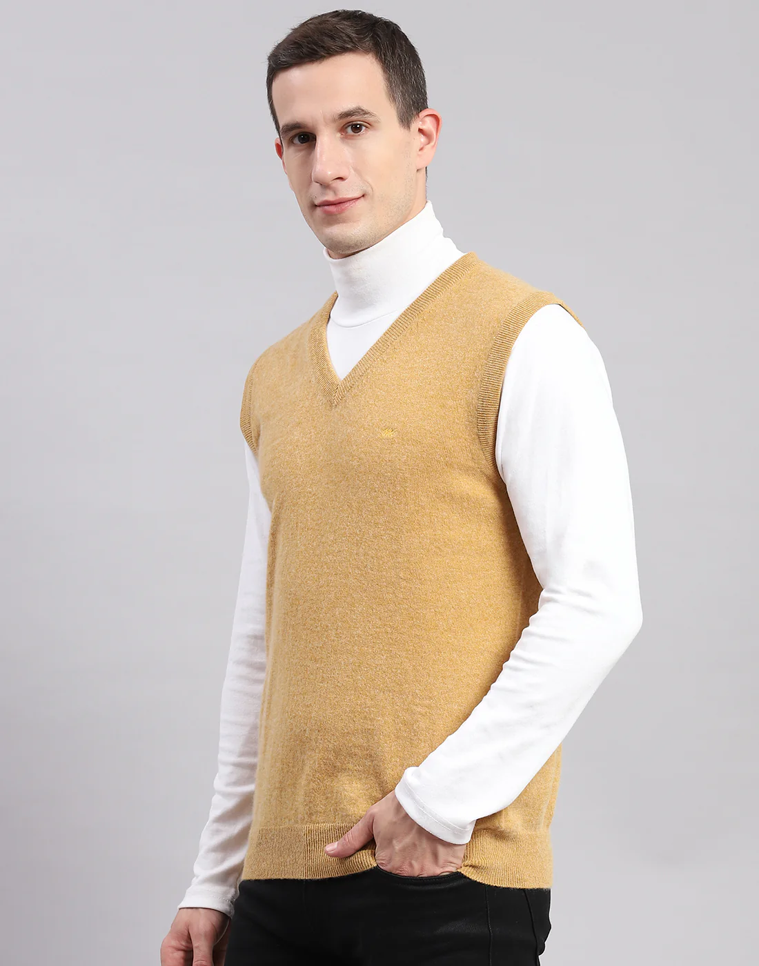 Men Cream Solid V Neck Sleeveless Sweaters/Pullovers - Image 3