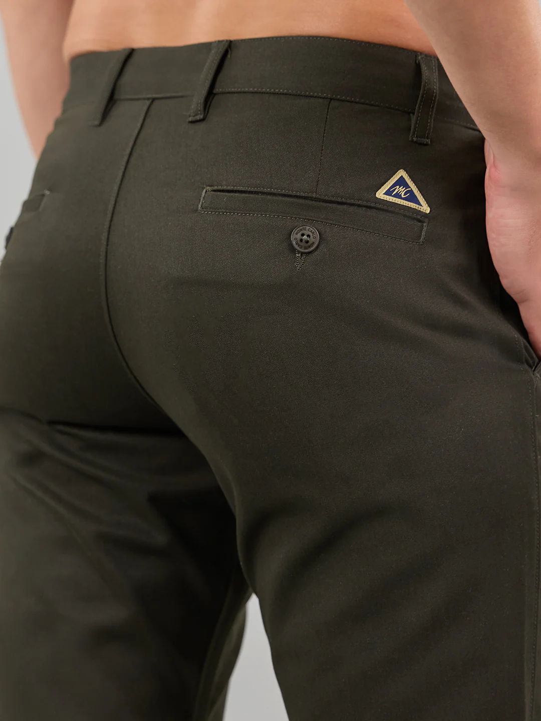 Men Dark Green Solid Regular Fit Trouser - Image 6